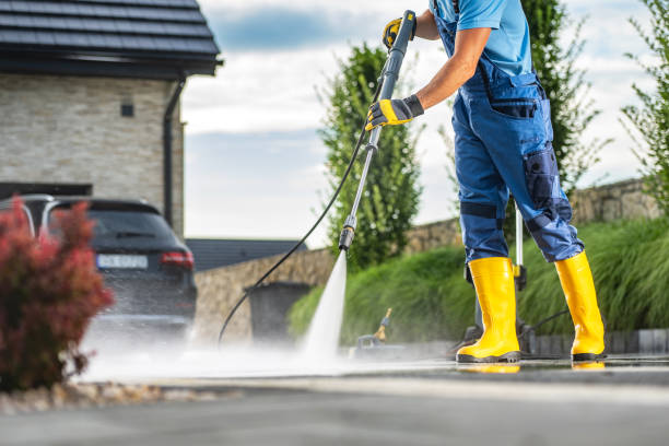 Best Patio and Deck Pressure Washing  in East Islip, NY